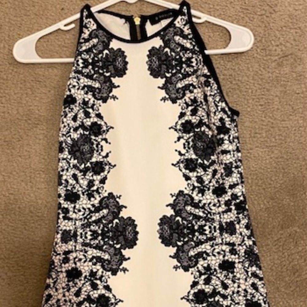 Patterned slim-fit dress